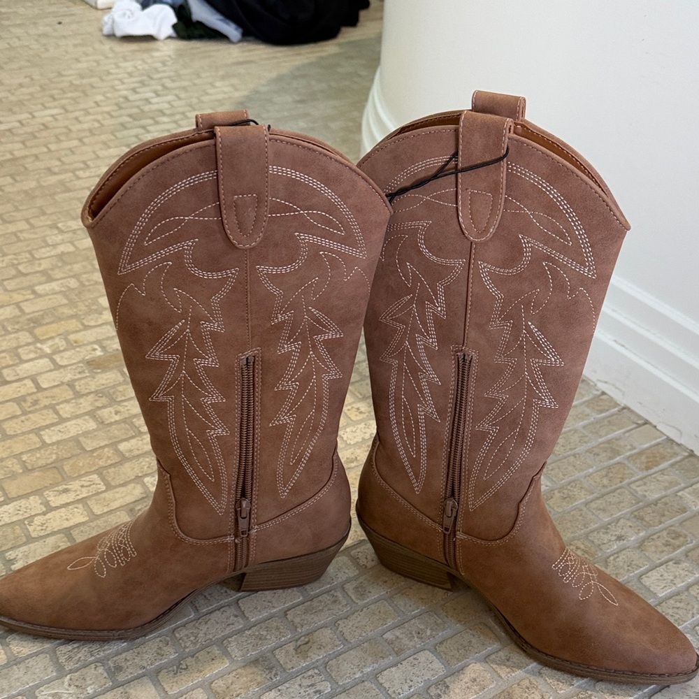 No Boundaries Tan Western Boots - Picture 3 of 5